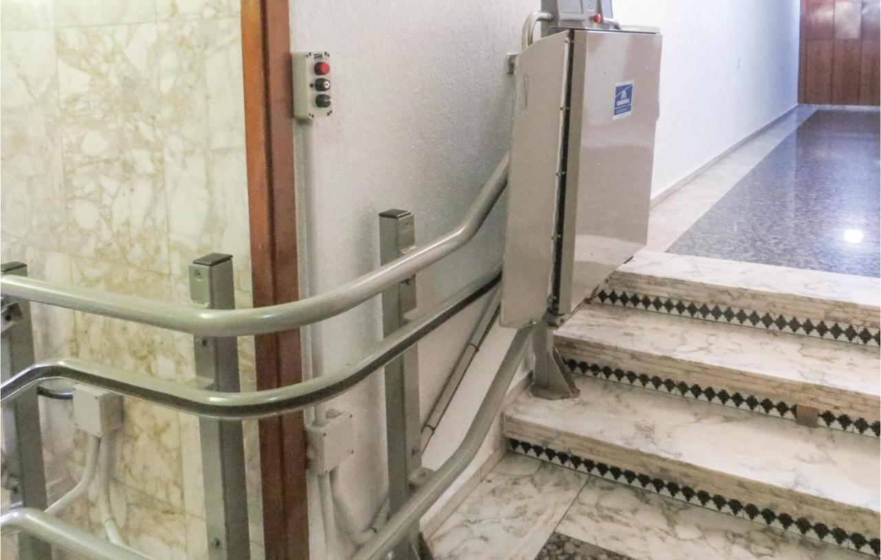 2 Bedroom Stunning Apartment In Торрев'єха Екстер'єр фото