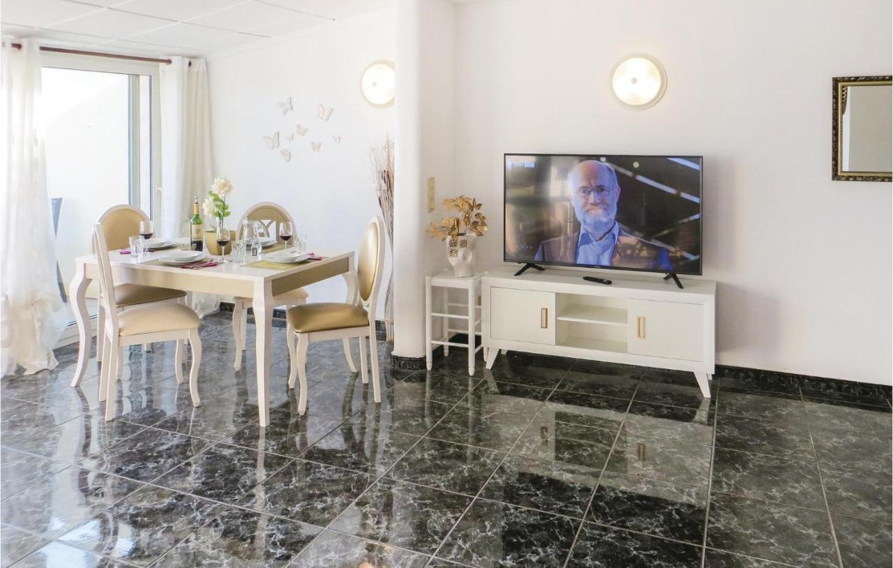 2 Bedroom Stunning Apartment In Торрев'єха Екстер'єр фото