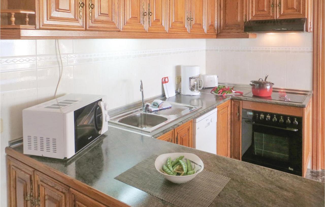 2 Bedroom Stunning Apartment In Торрев'єха Екстер'єр фото