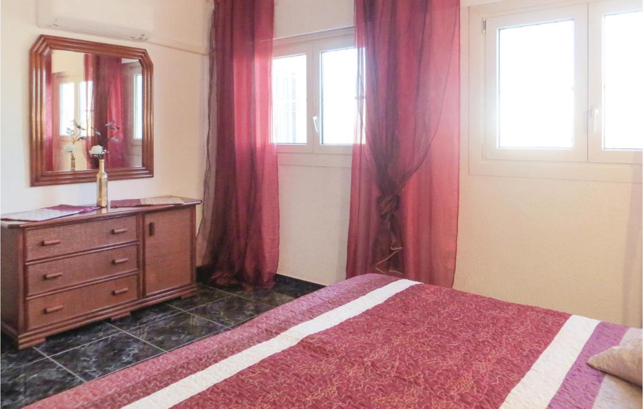 2 Bedroom Stunning Apartment In Торрев'єха Екстер'єр фото