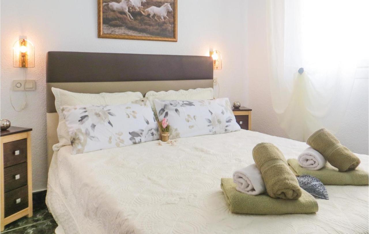 2 Bedroom Stunning Apartment In Торрев'єха Екстер'єр фото